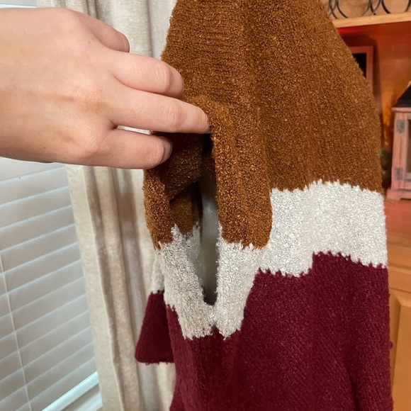 🍁Women’s Colorblock Ruana one size - Picture 4 of 11